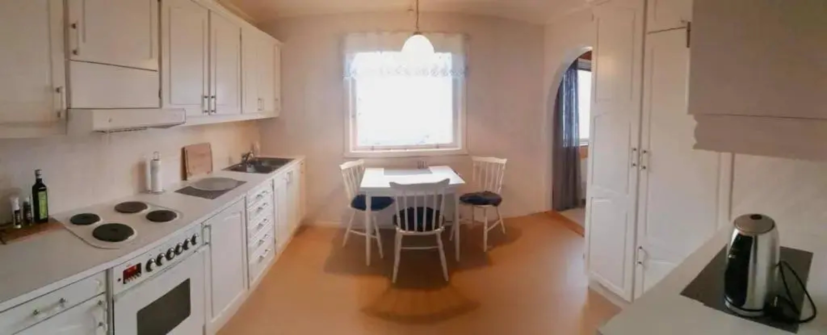 House by the sea Reine, Lofoten