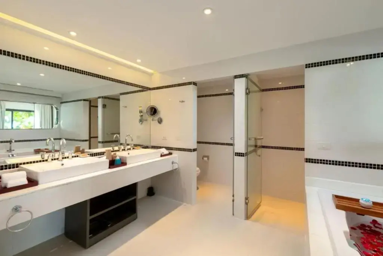 Отель The Boathouse Phuket