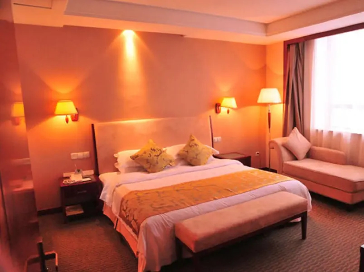 Huaqiao International Hotel