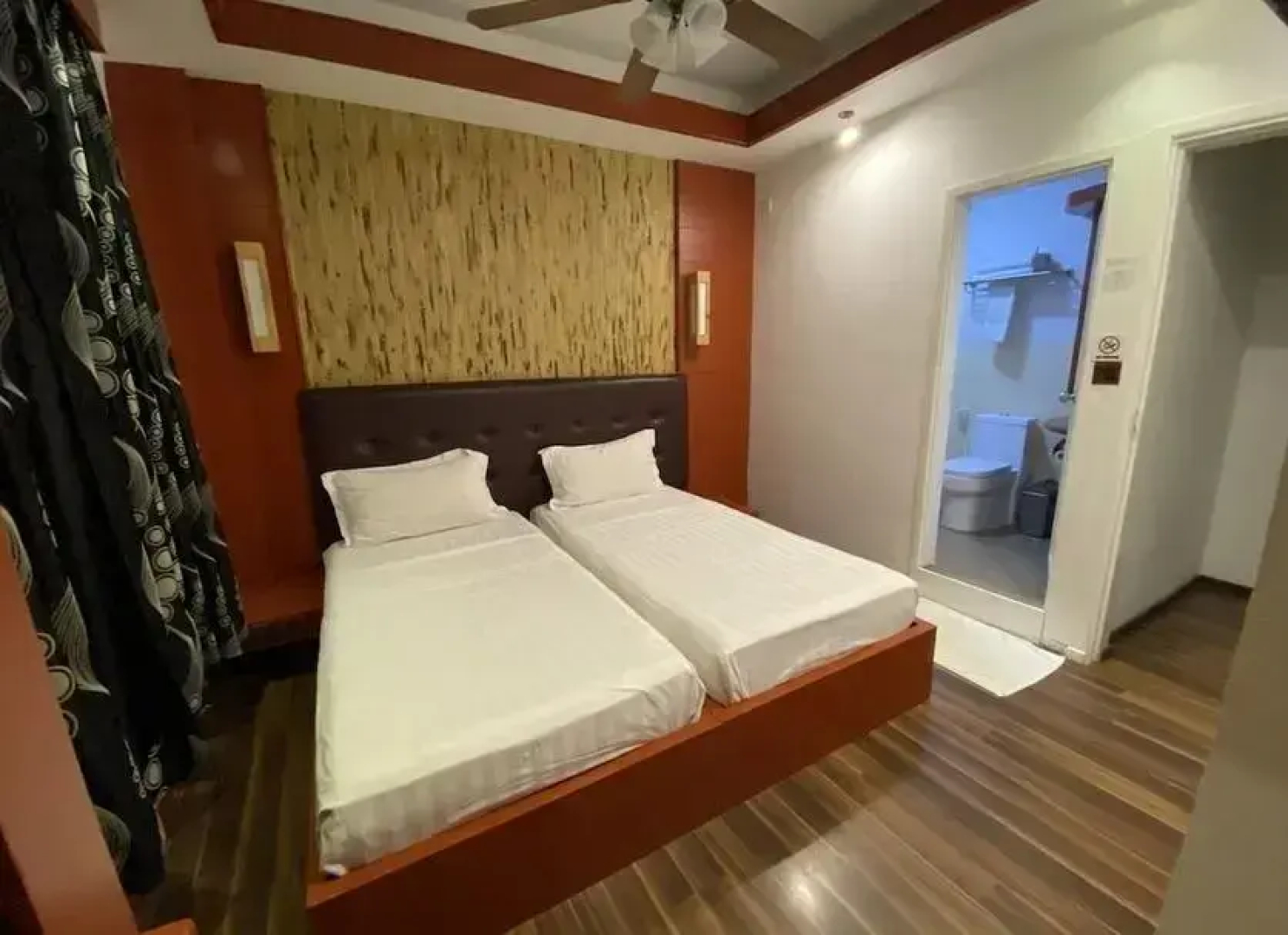 Отель Eureka Airport Inn