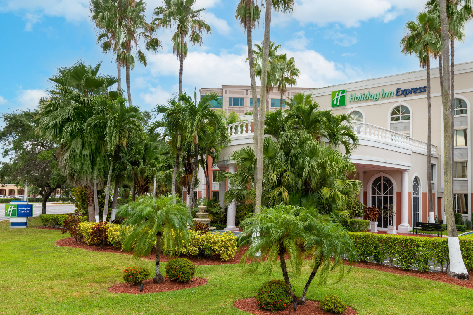Holiday Inn Express Miami Airport Doral Area by IHG