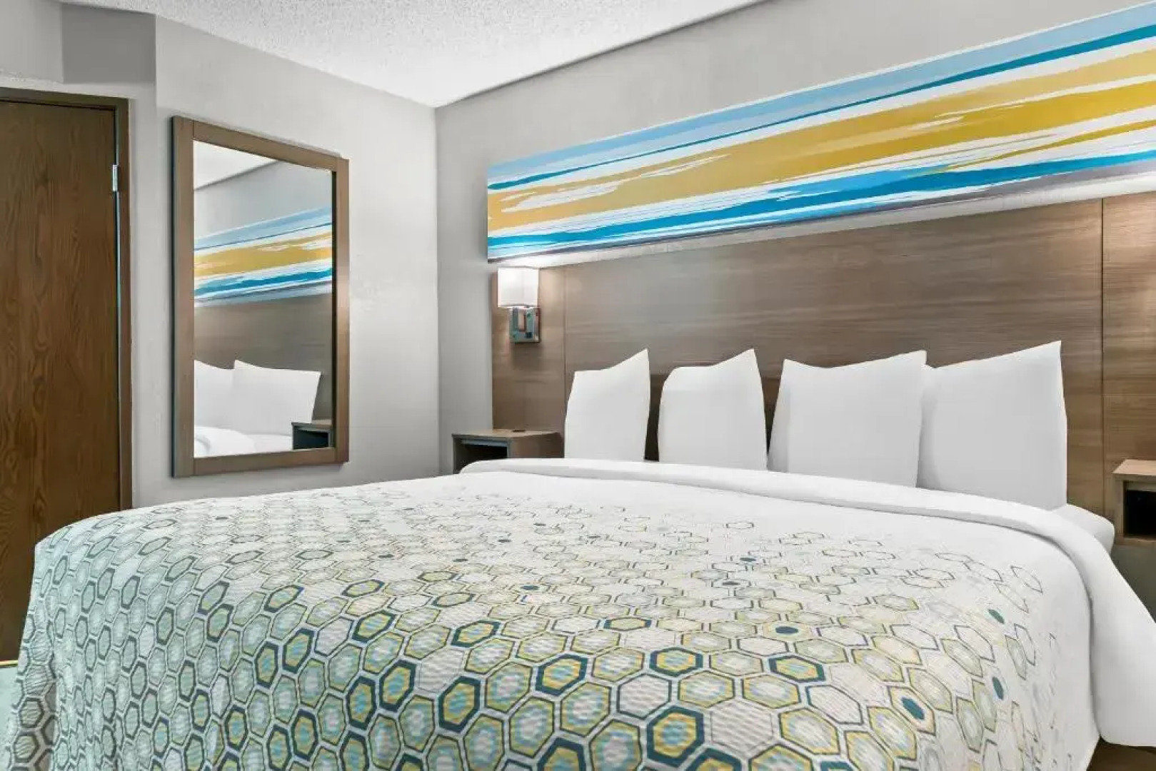 HomeTowne Studios by Red Roof Flint