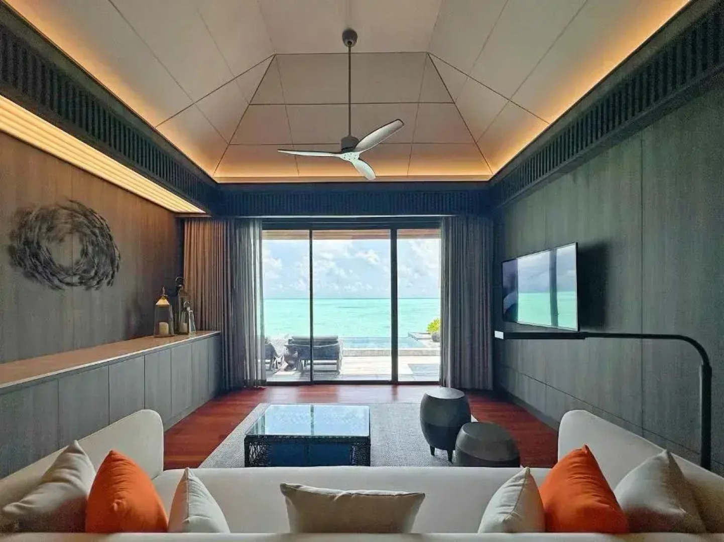 Отель Madifushi Private Island