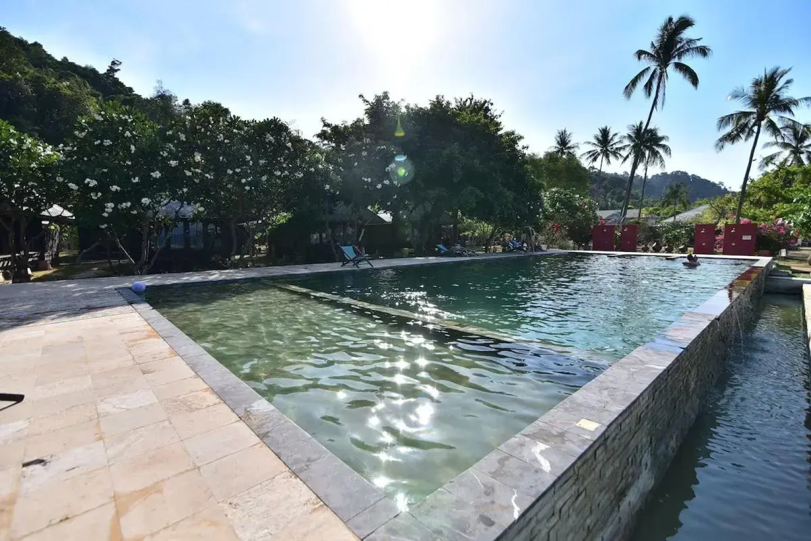 Отель Koh Ngai Thanya Beach Resort