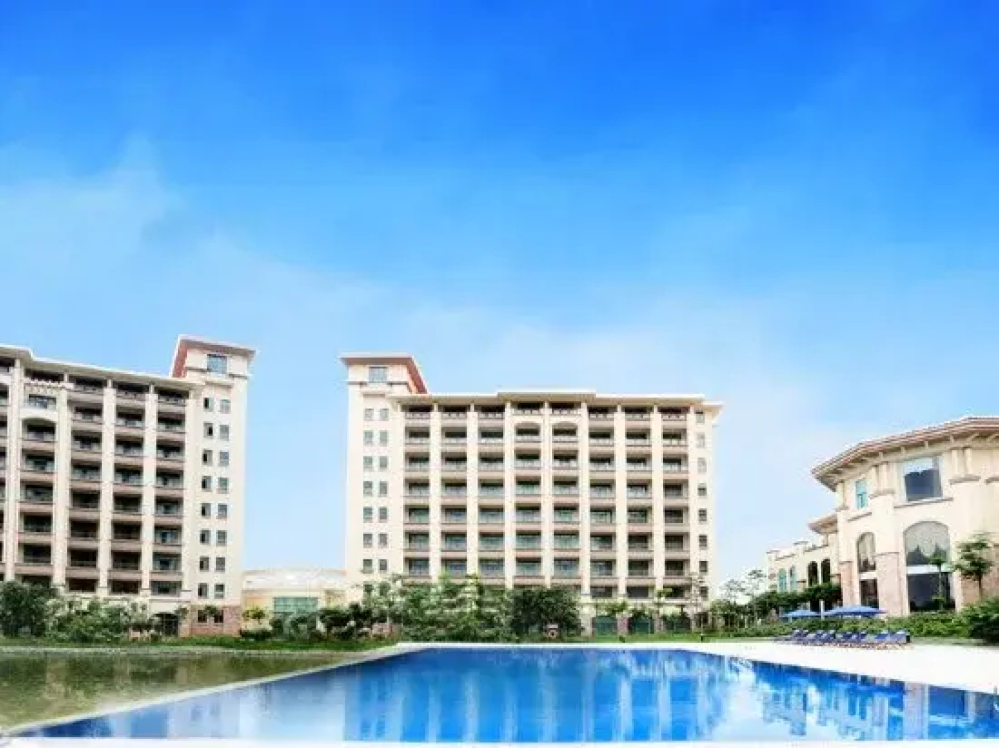 Fusion Hotel & Resort