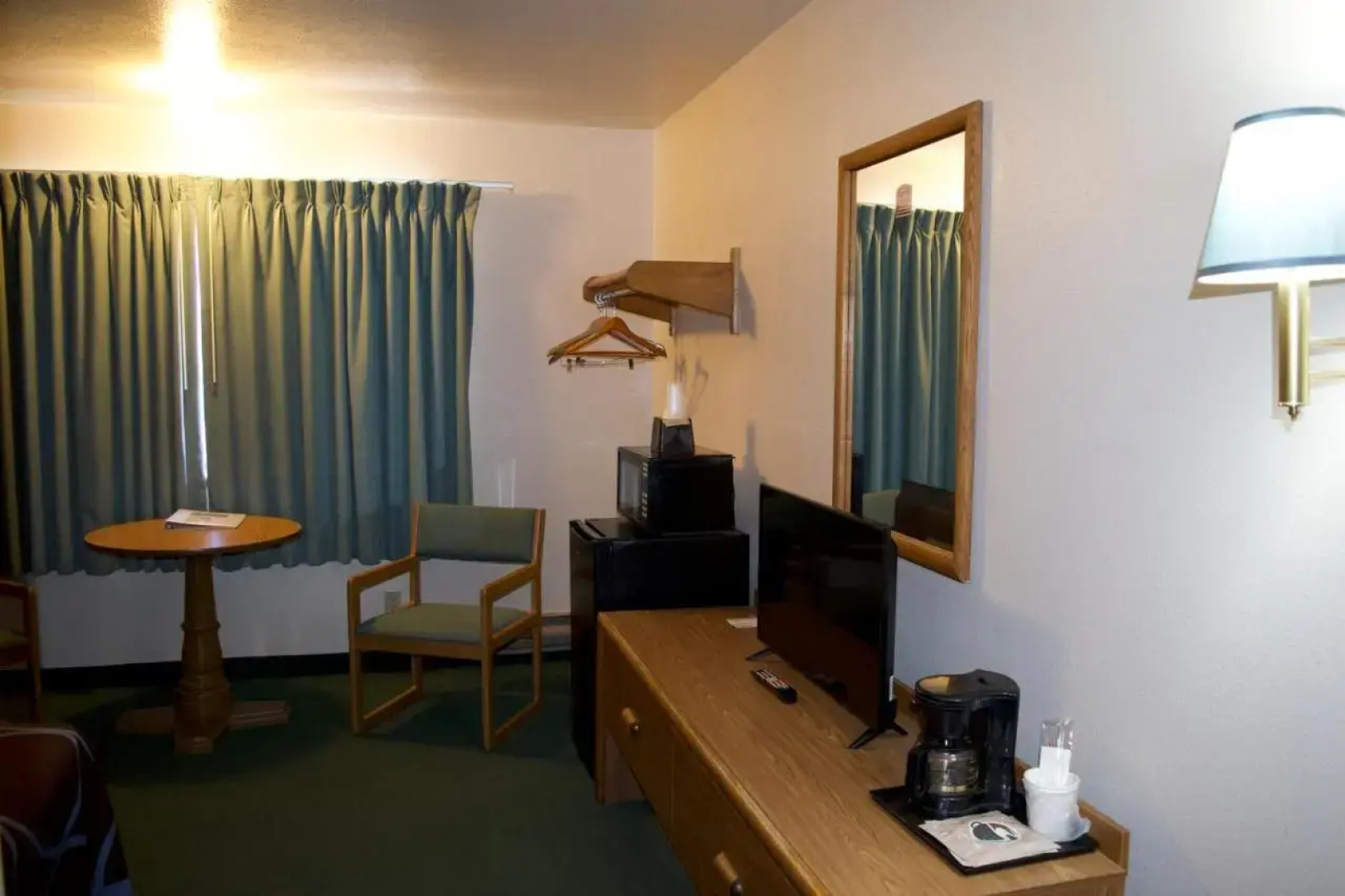 AmeriVu Inn & Suites