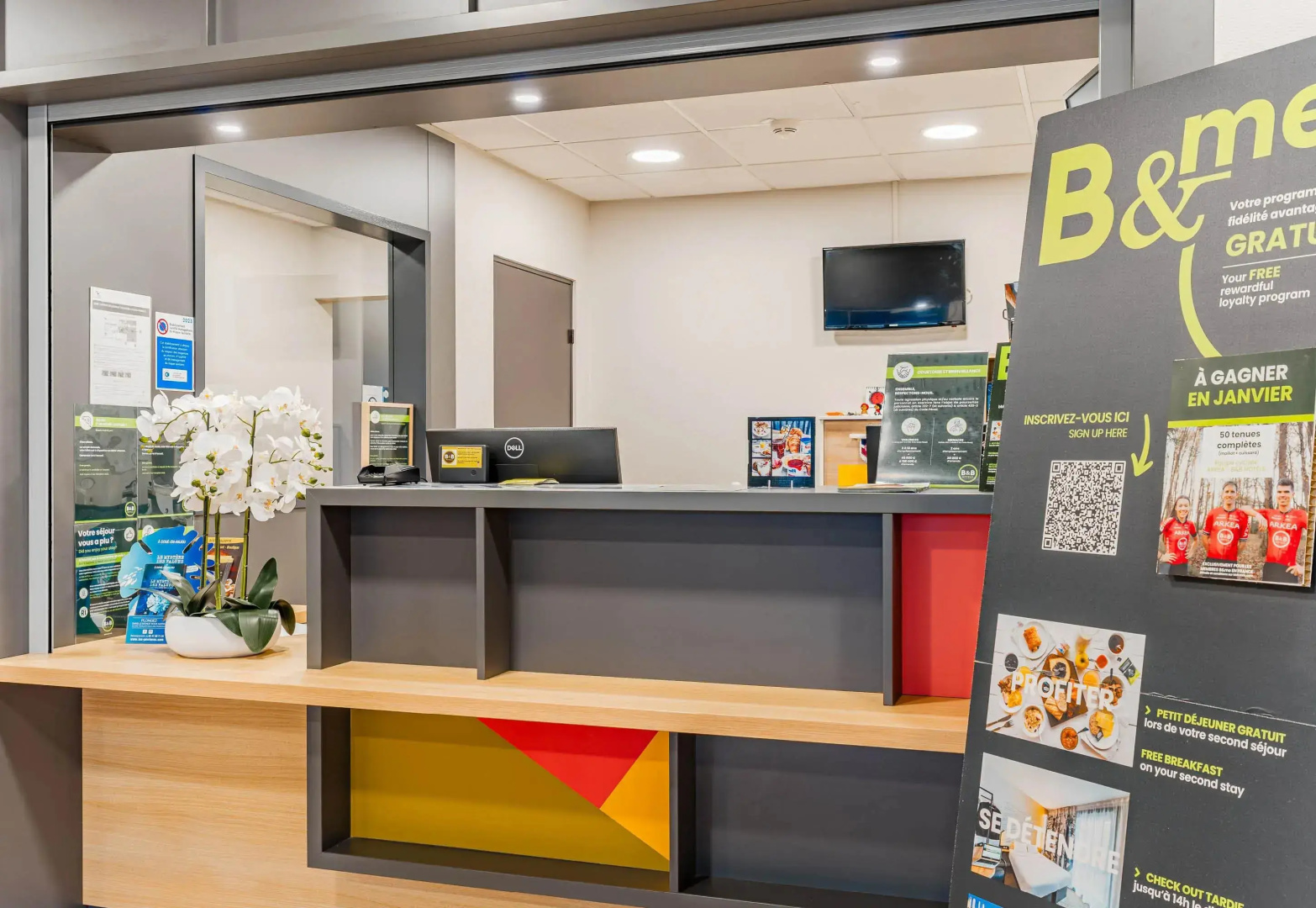 Отель B&B Poitiers 3 Futuroscope