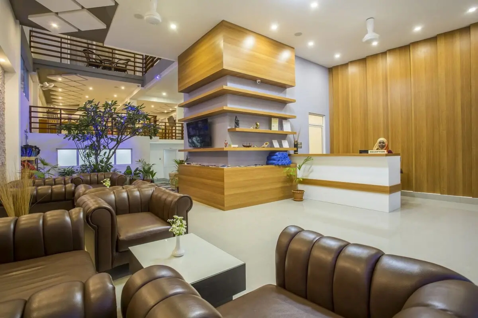 Отель Kuredhi Beach Inn