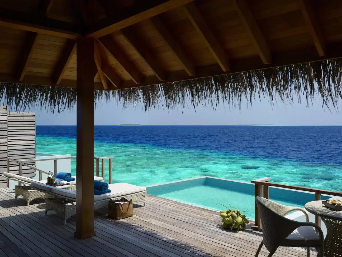 Курорт Dusit Thani Maldives