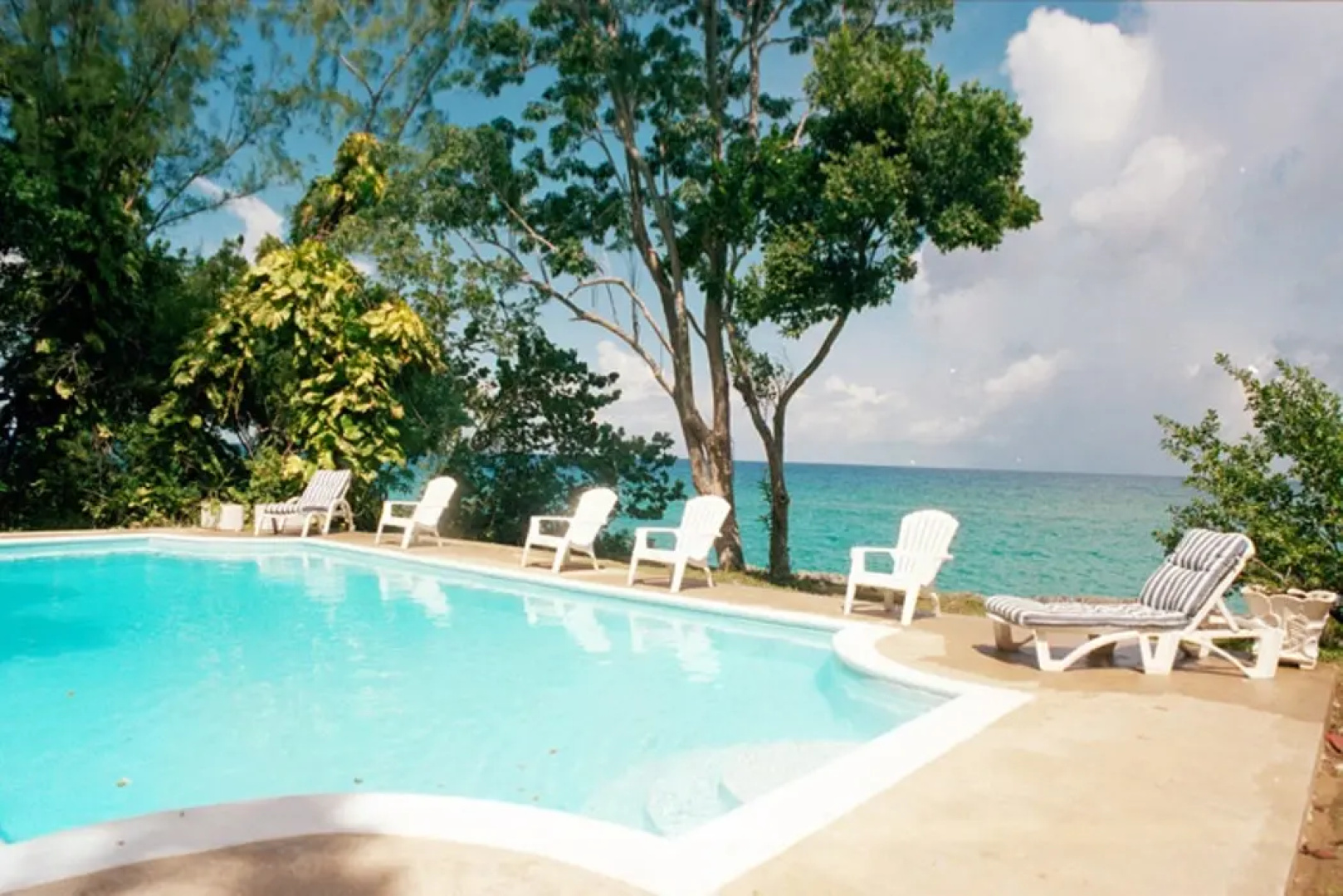 4 BR Oceanfront Family Villa - Ocho Rios - PRJ 1236