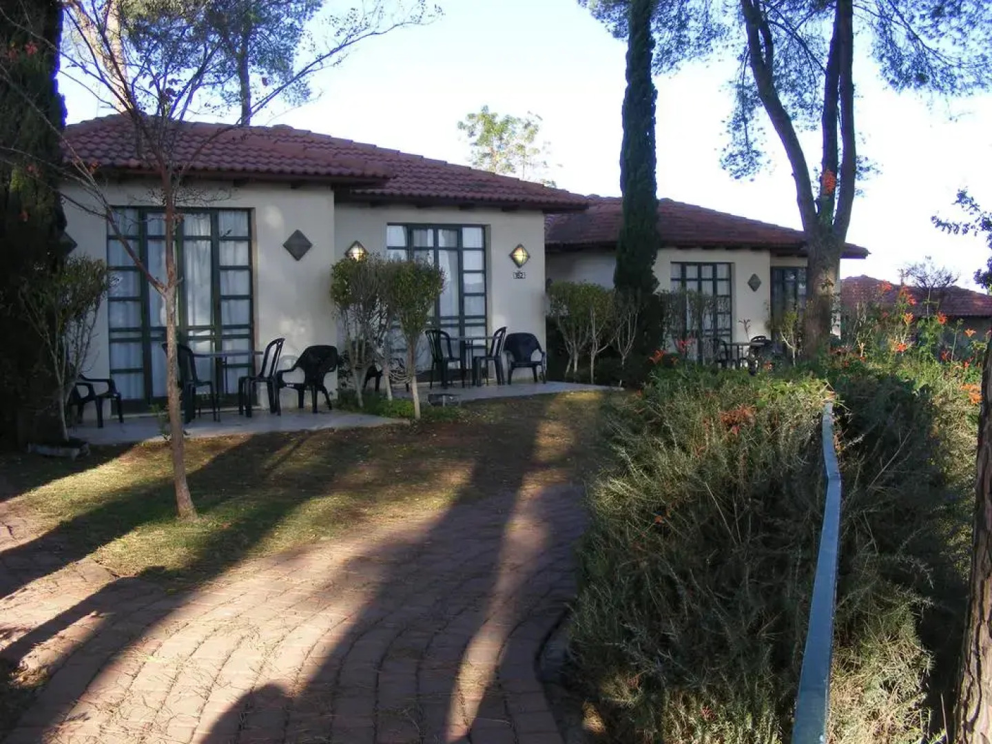 Shoresh Country Lodging