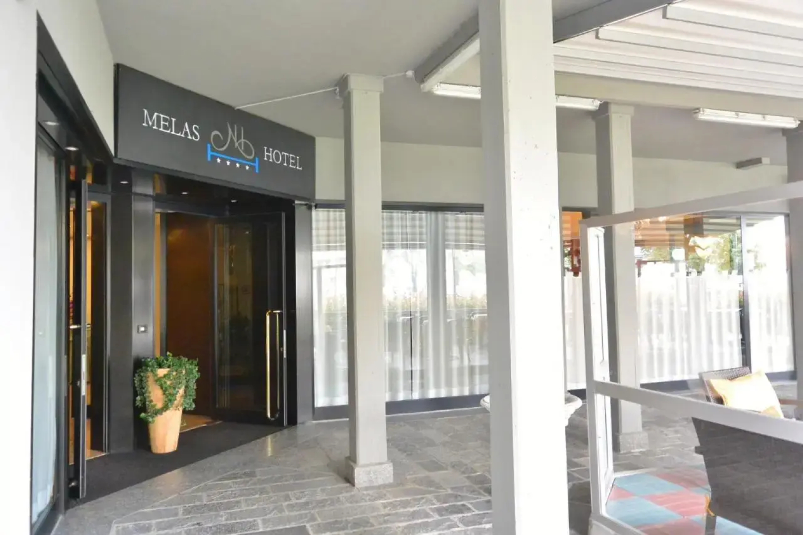 Melas Hotel