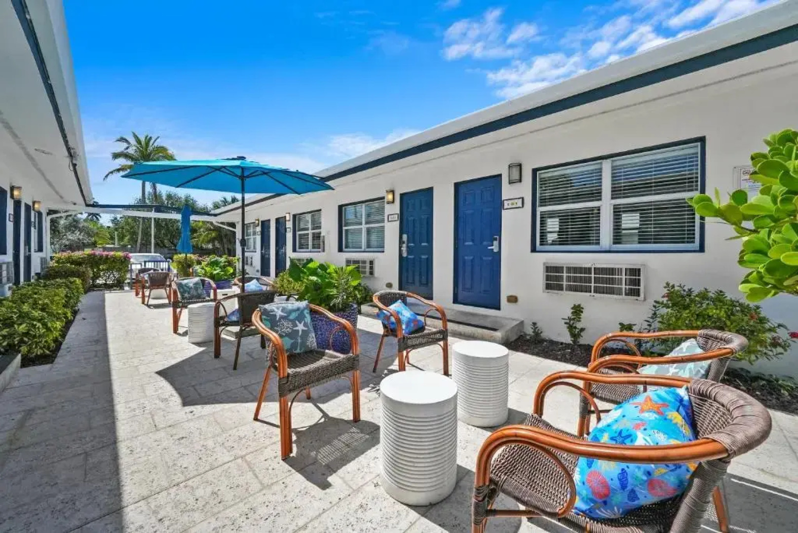 Hollywood Beach Suites