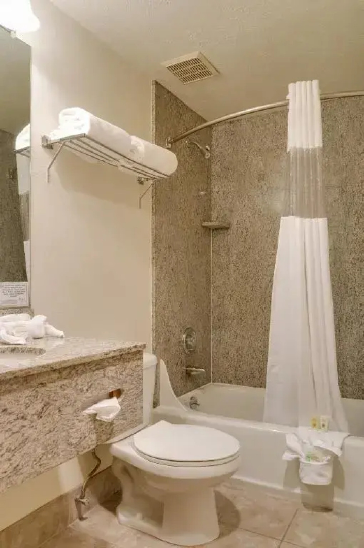Promenade Inn & Suites Oceanfront