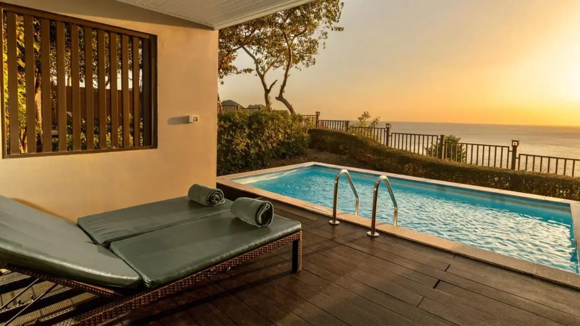 Phi Phi Holiday Resort – SHA Extra Plus