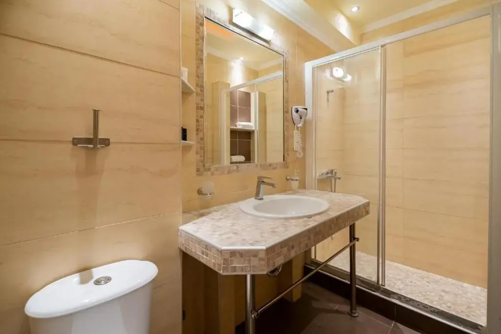 Meliton Inn Hotel & Suites