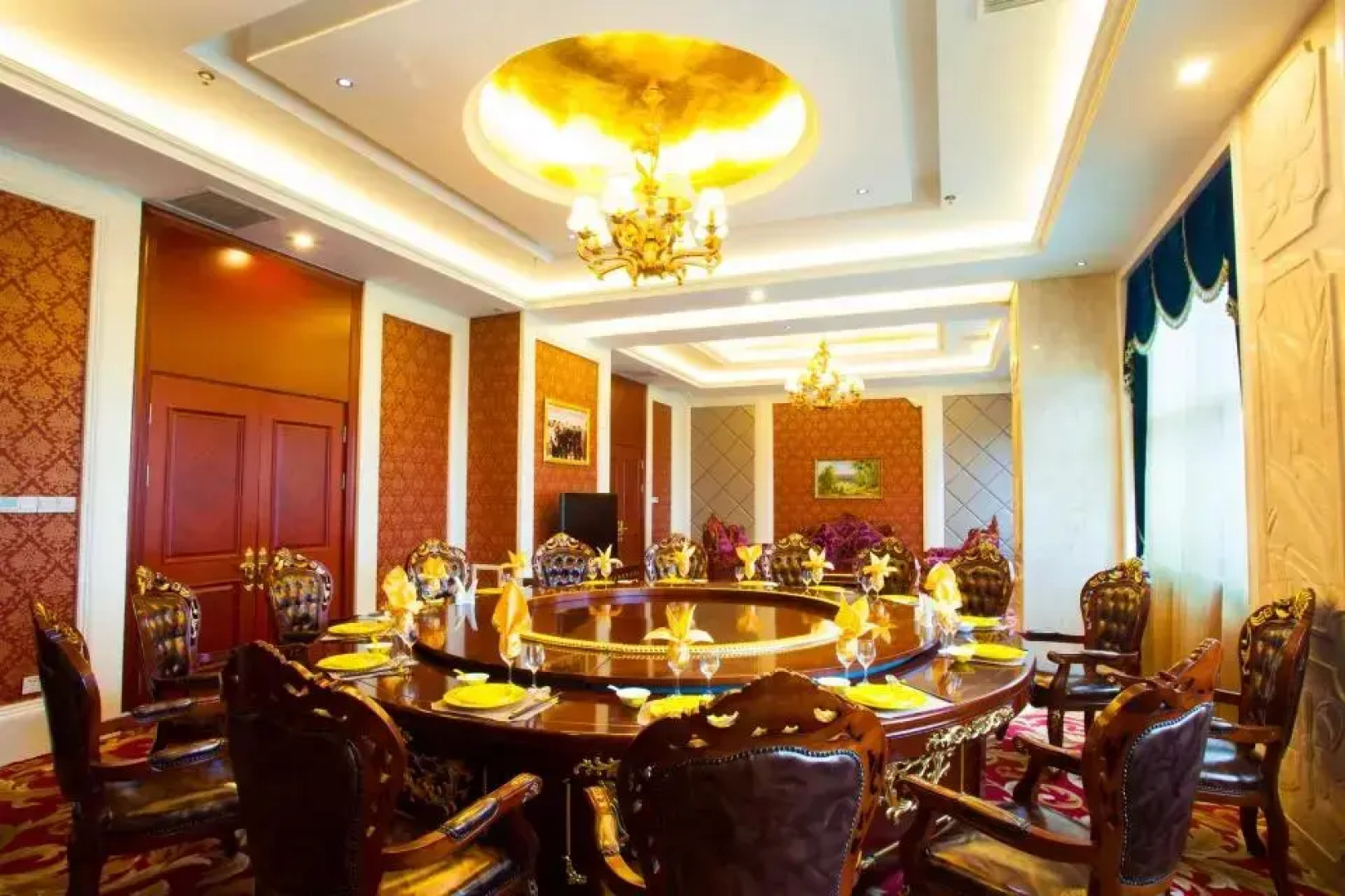 Hot Spring Leisure City International Hotel