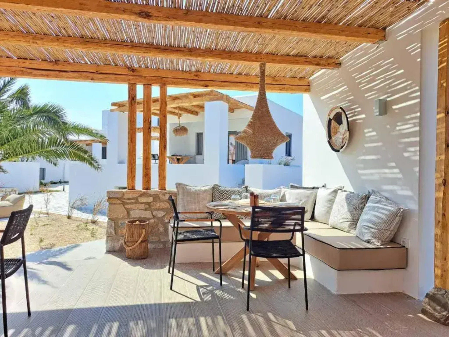 Kosmitis Suites & Villas