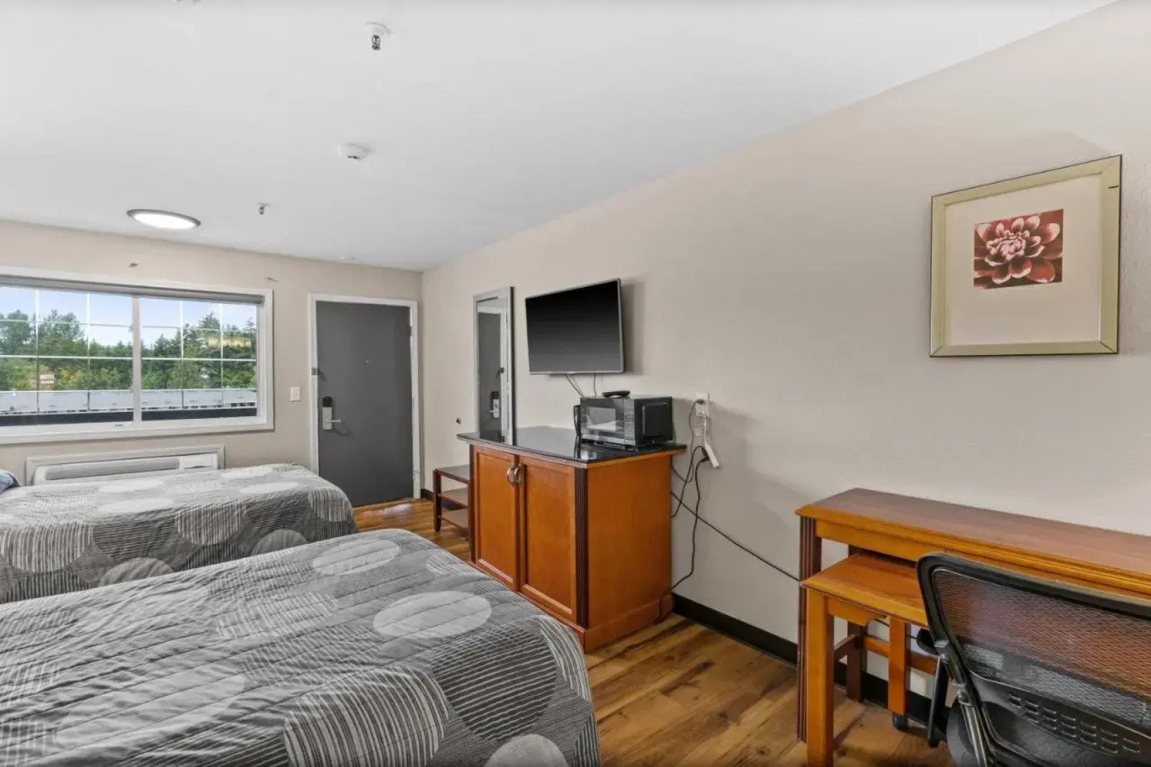 Basecamp Puyallup a Travelodge by Wyndham