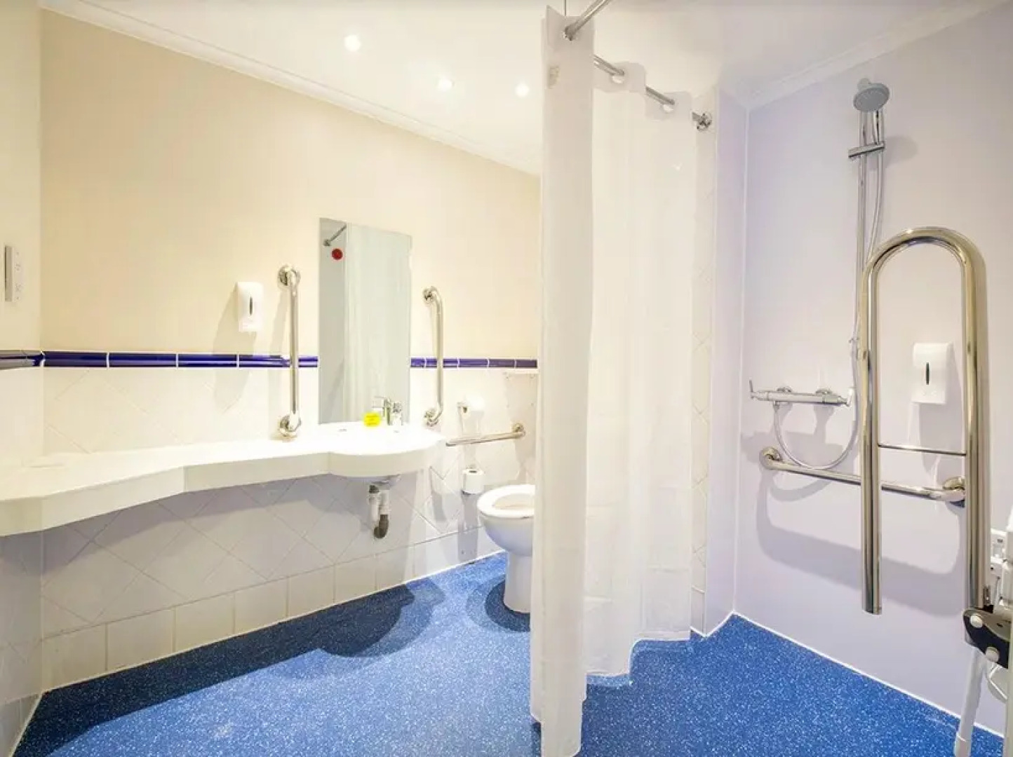 Travelodge Warrington Lowton