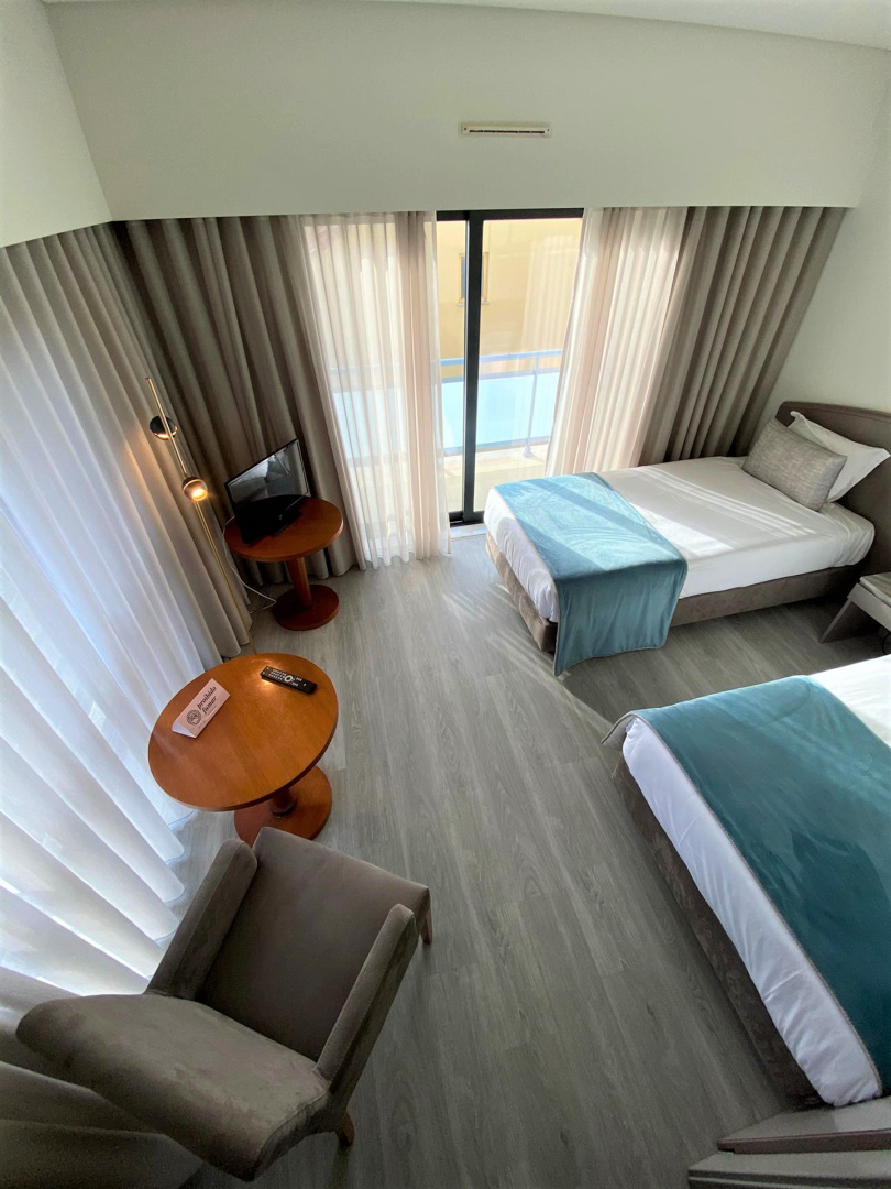 Apulia Praia Hotel