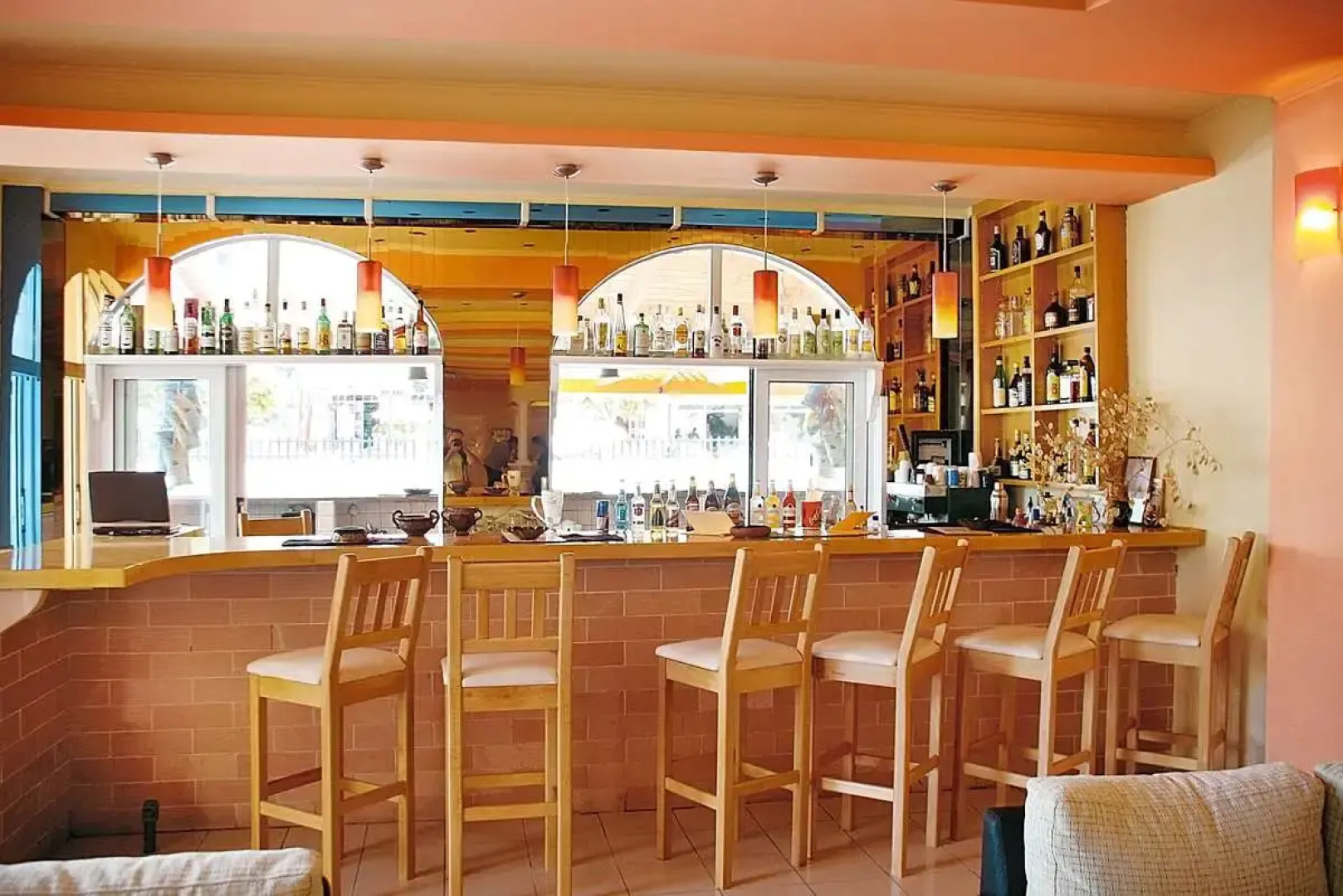 Silver Beach Hotel And Annexe Apartments