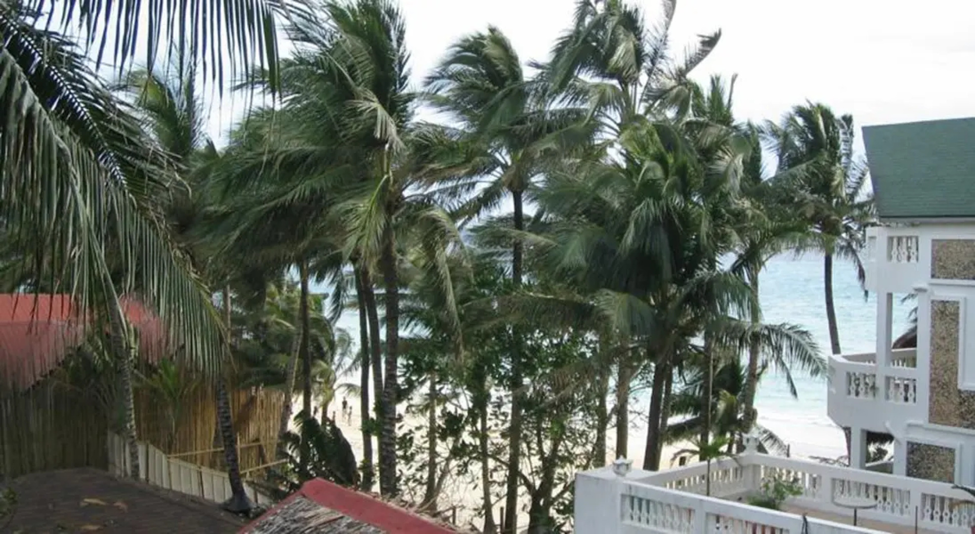 Sunset Cove Beach & Dive Resort