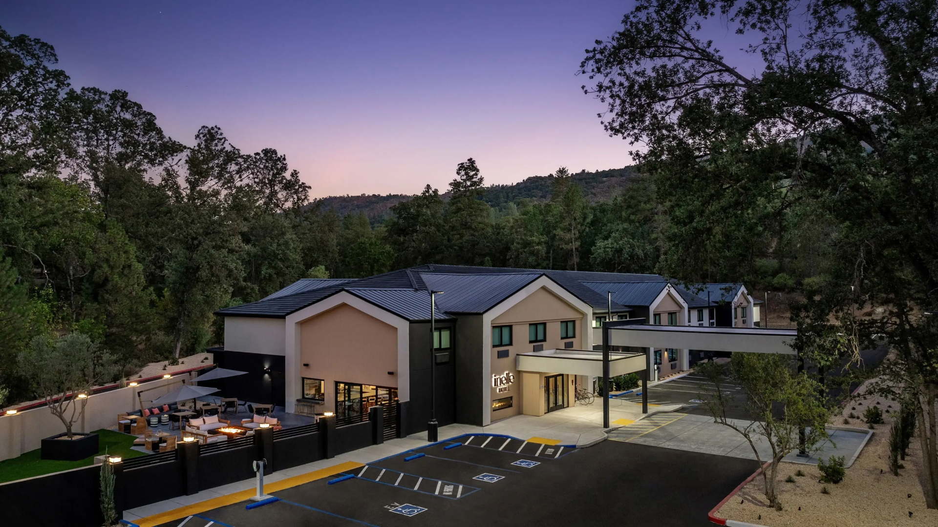 The Inelle, Oakhurst Yosemite, a Tribute Portfolio Hotel
