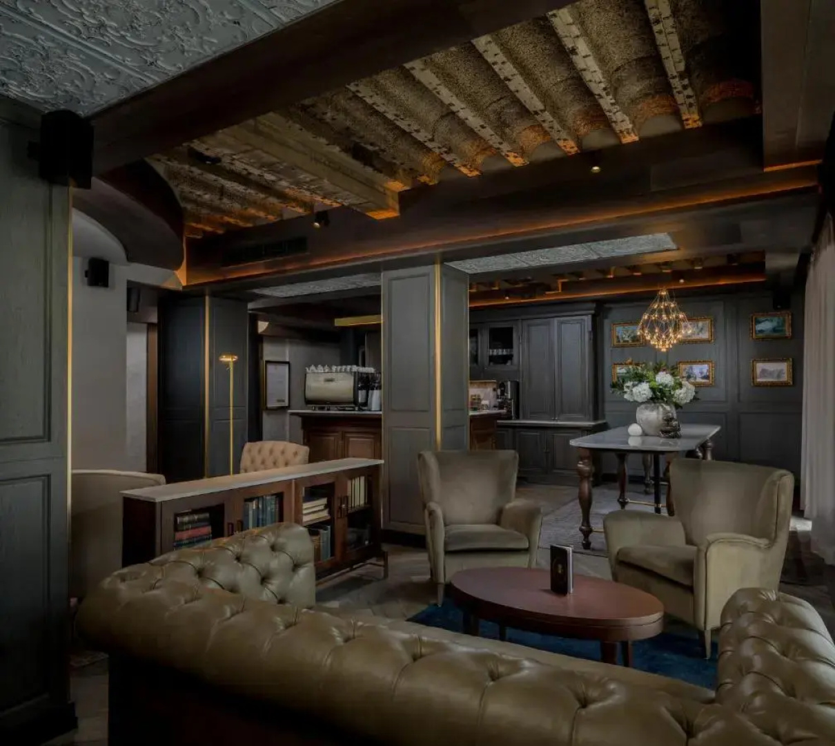 The Queens Hotel