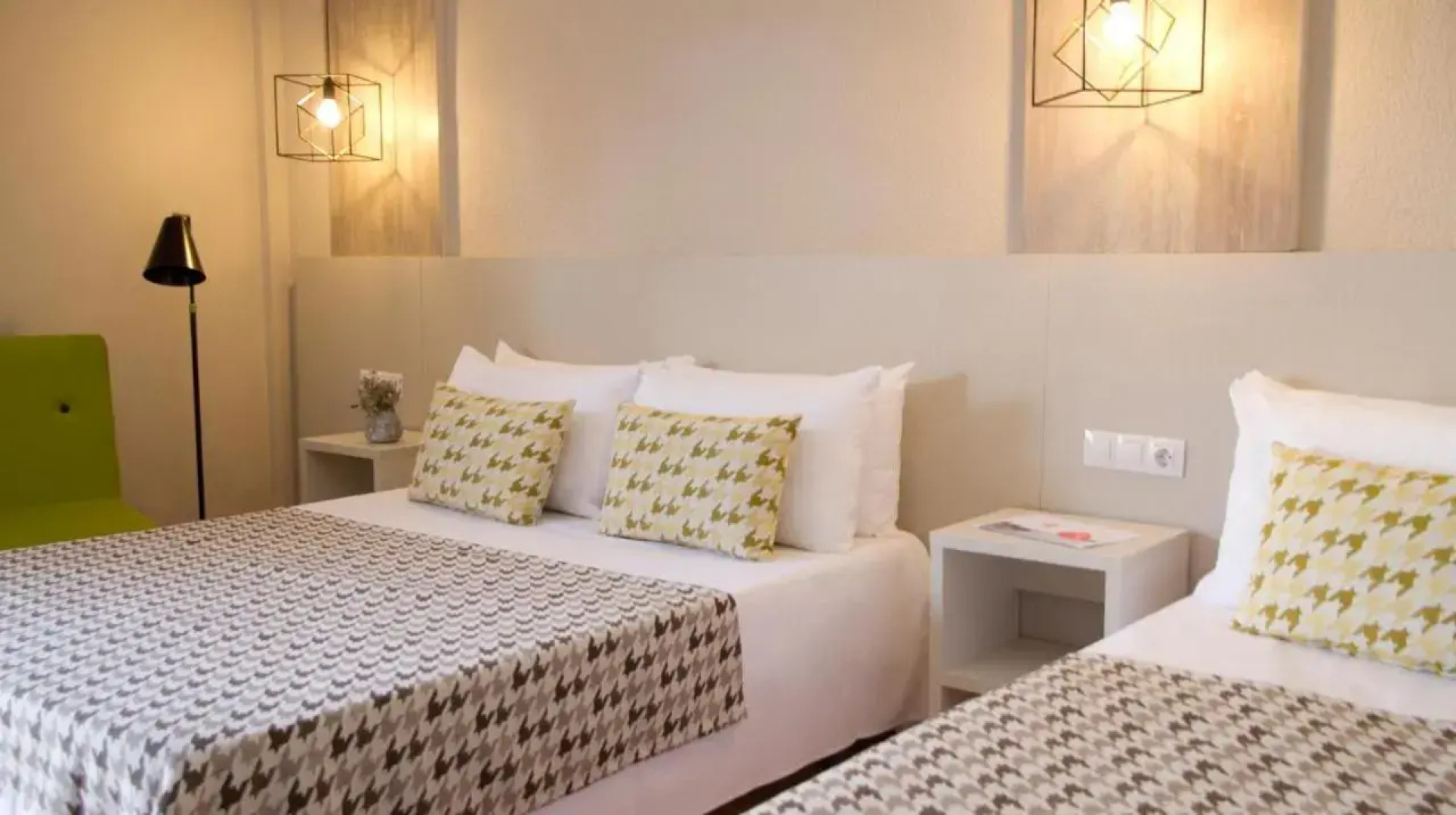 Отель Alegria Plaza Paris