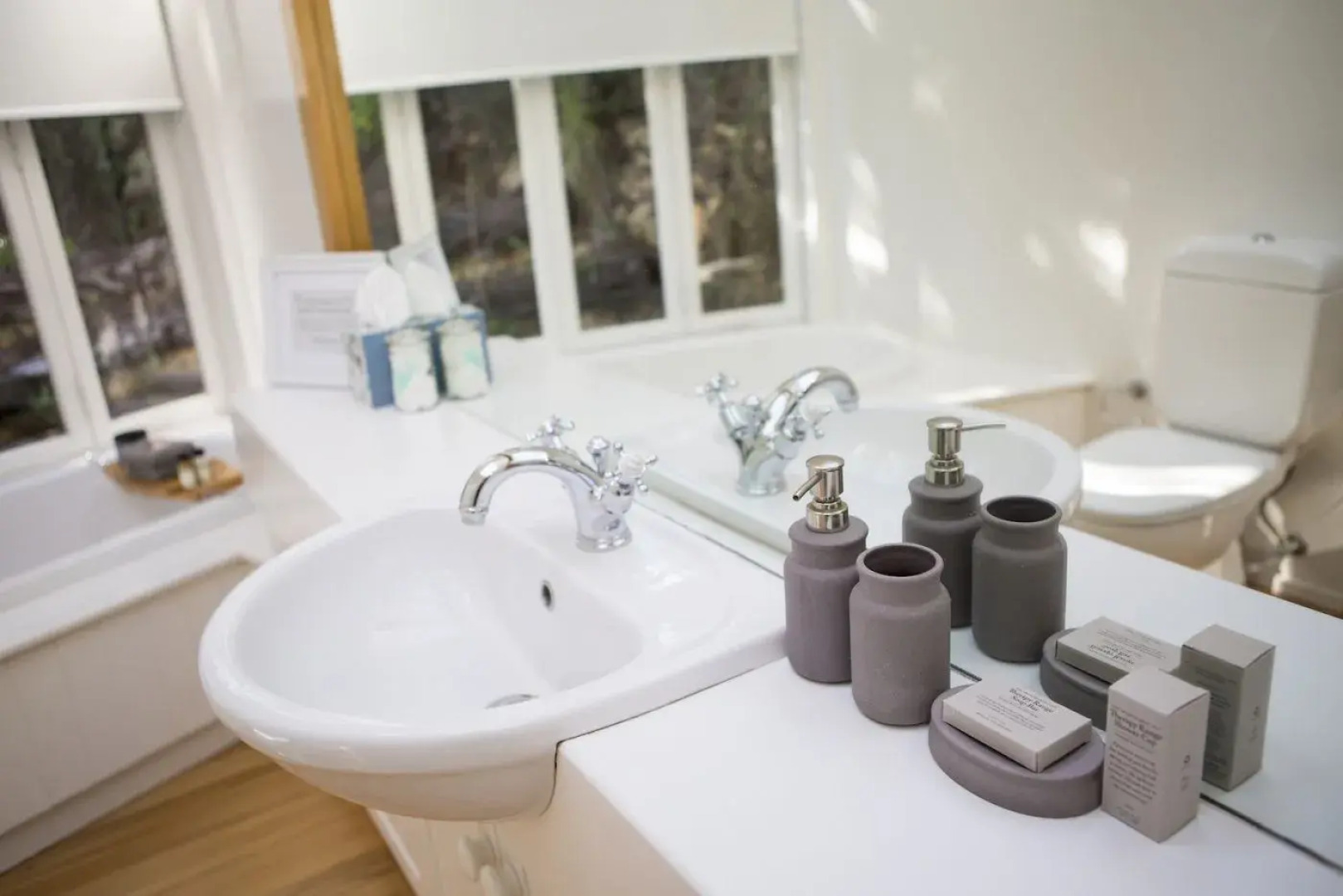 970 Lonely Bay Lodge