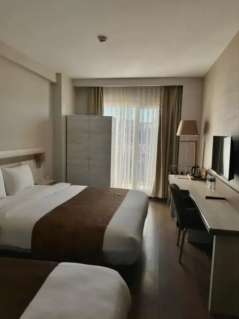 Kanyonvadi Hotel