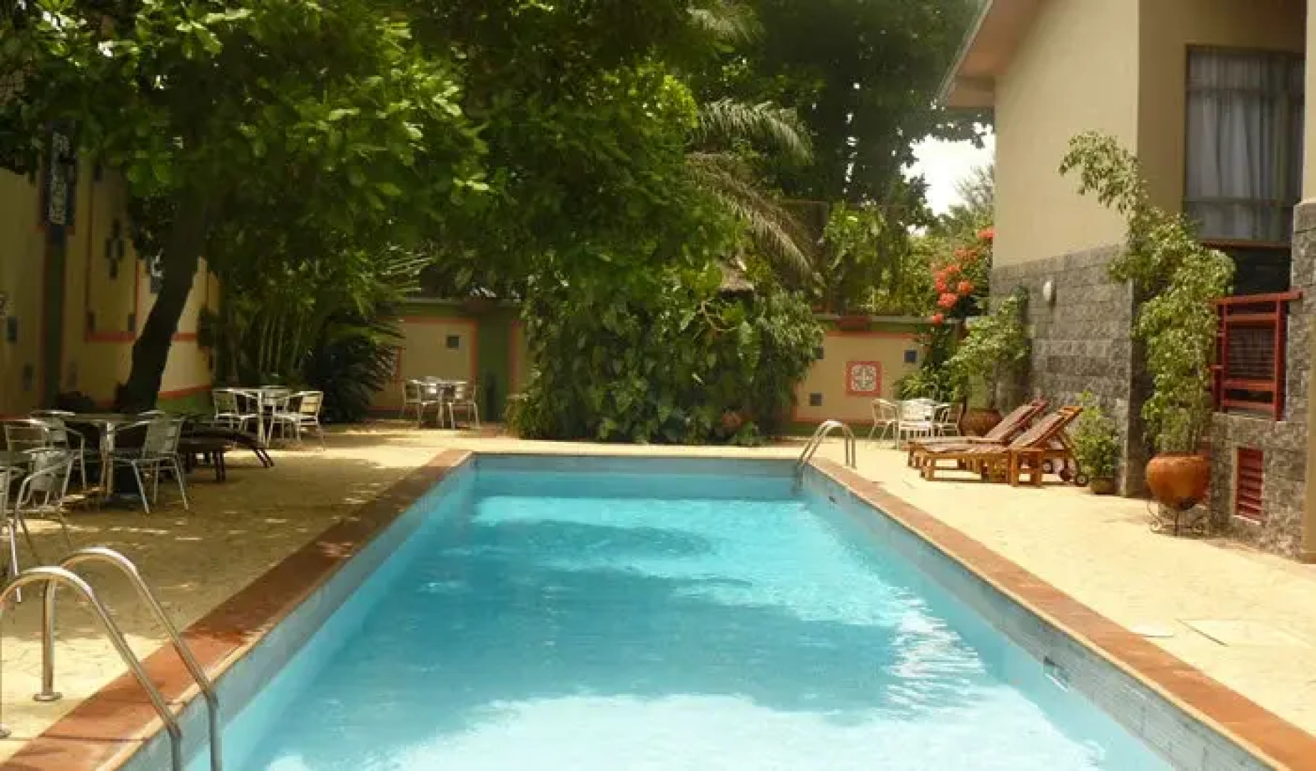 La Cour Hotels and Apartments Glover