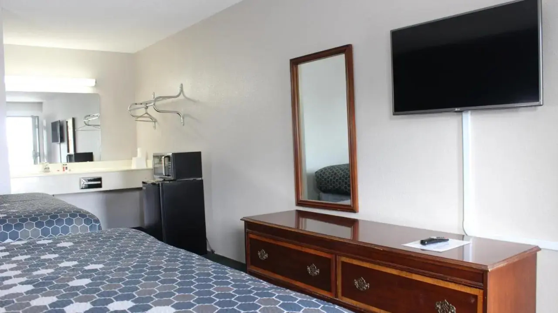 Landsford Inn