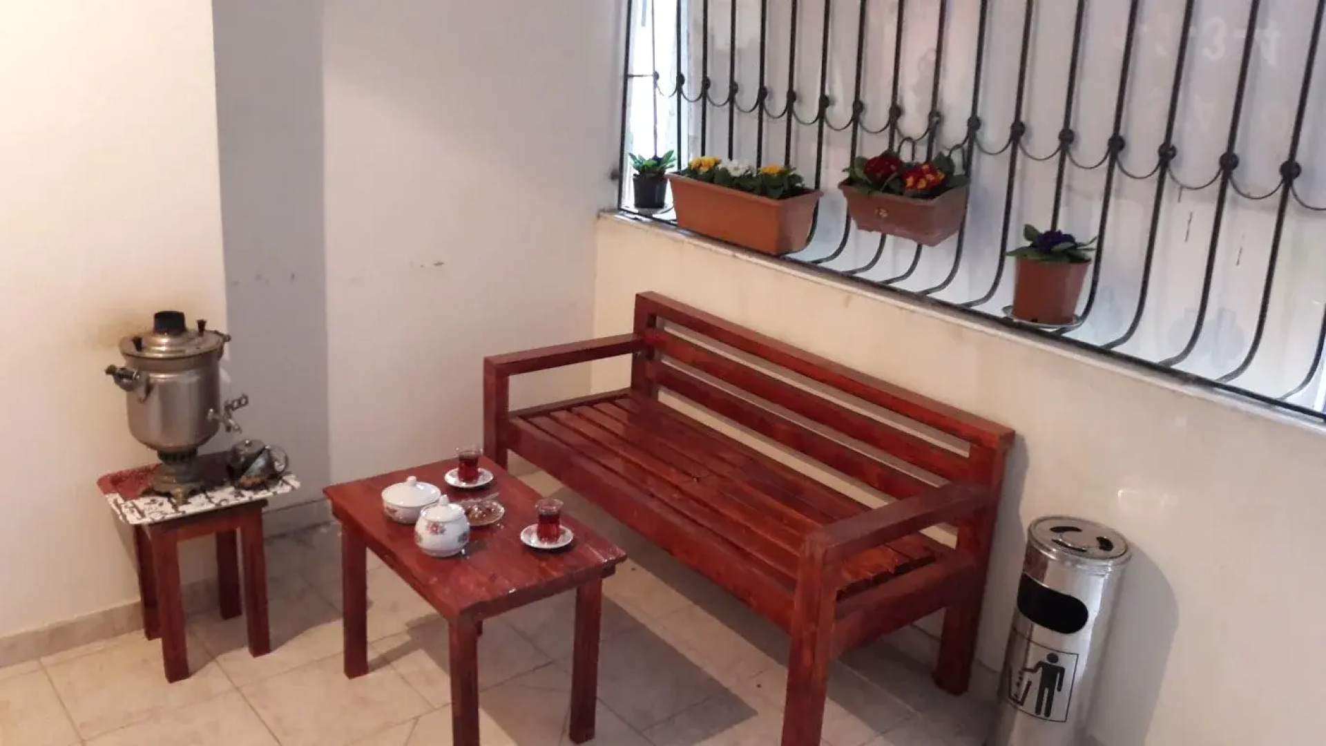 Highland Park Hostel