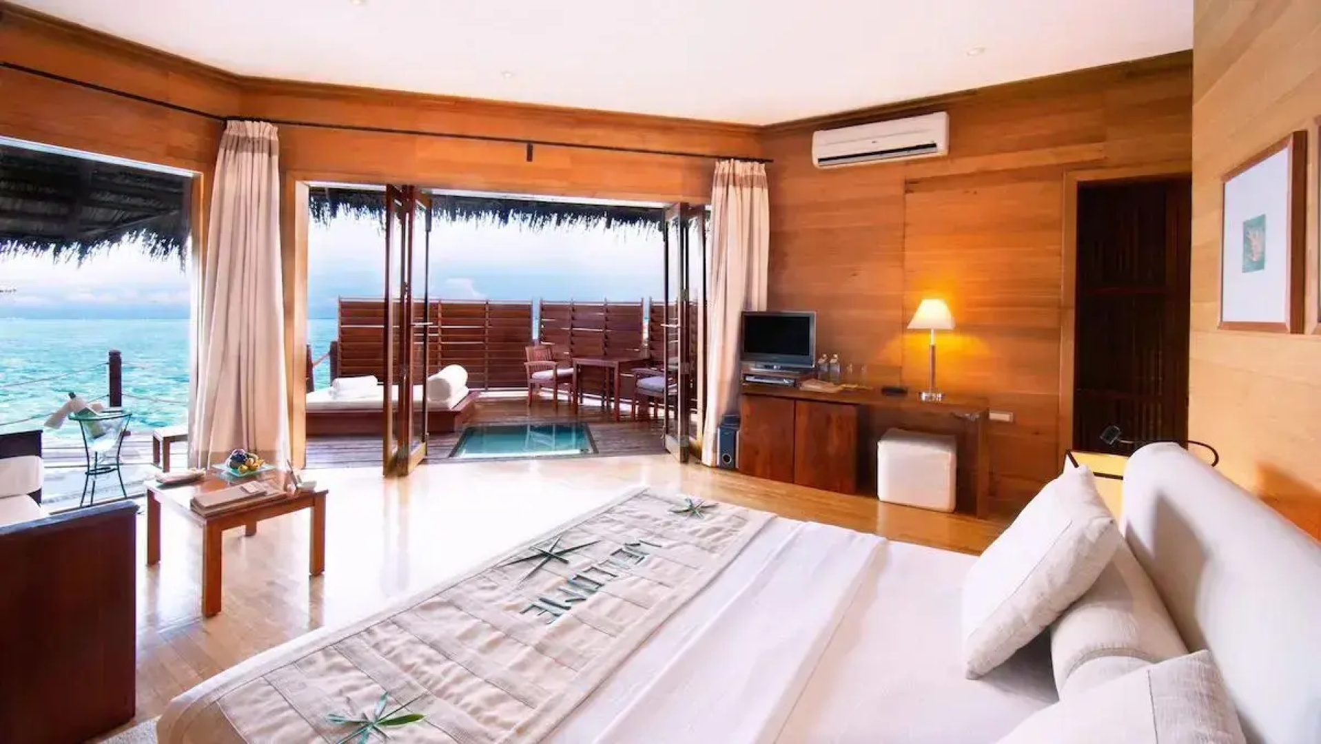 Курорт Adaaran Prestige Water Villas - with Dine around Premium All inclusive - 24 hours – 45 Minutes from Male by Seaplane