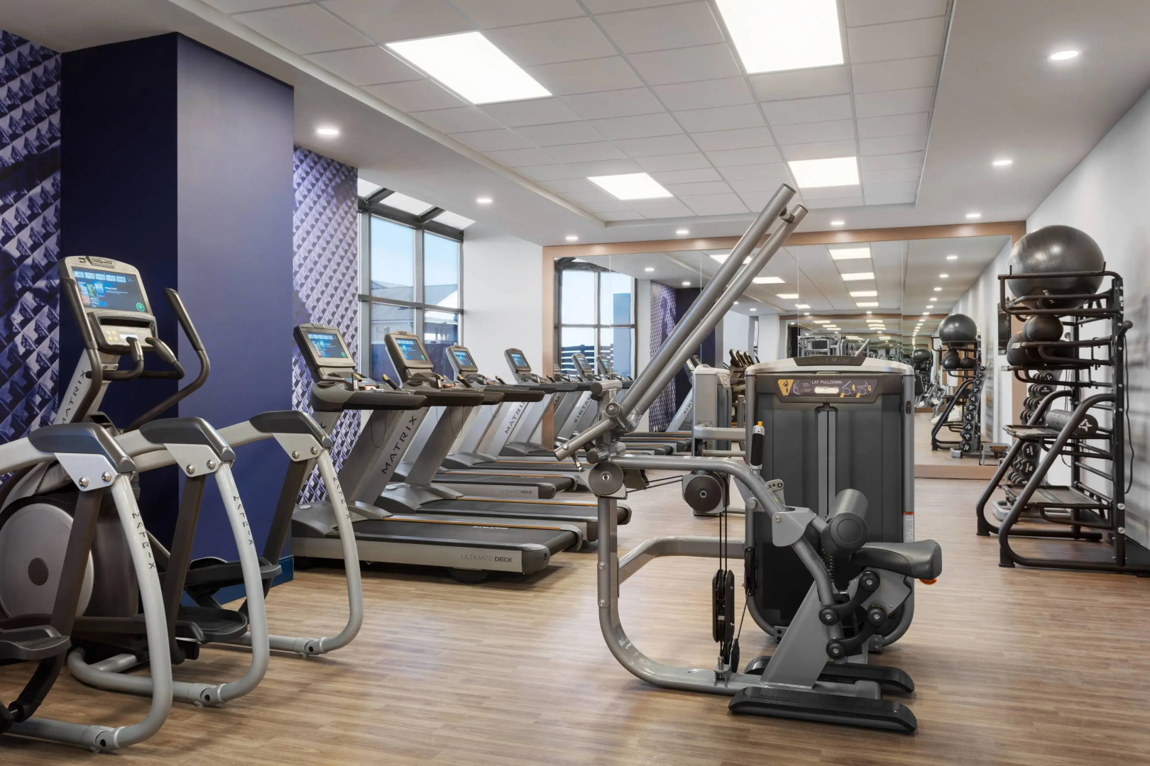 Delta Hotels by Marriott Virginia Beach Waterfront Suites