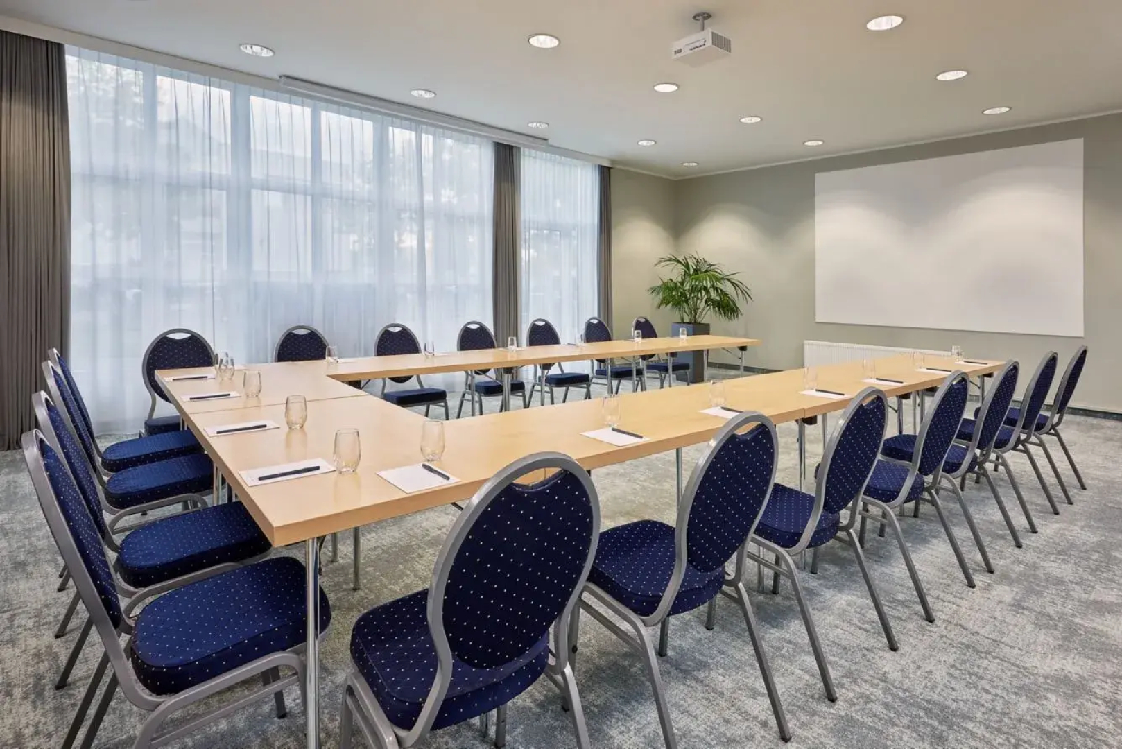 Отель Courtyard by Marriott Dortmund