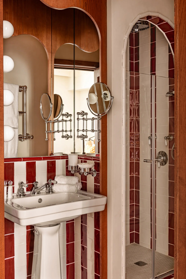 Chateau des Fleurs Paris Champs Elysees