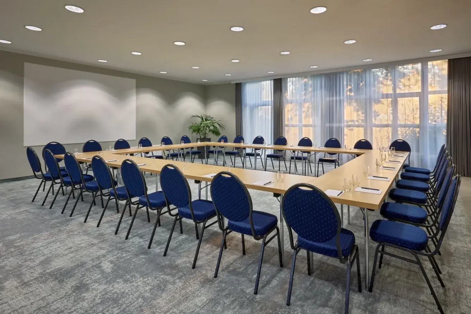 Отель Courtyard by Marriott Dortmund