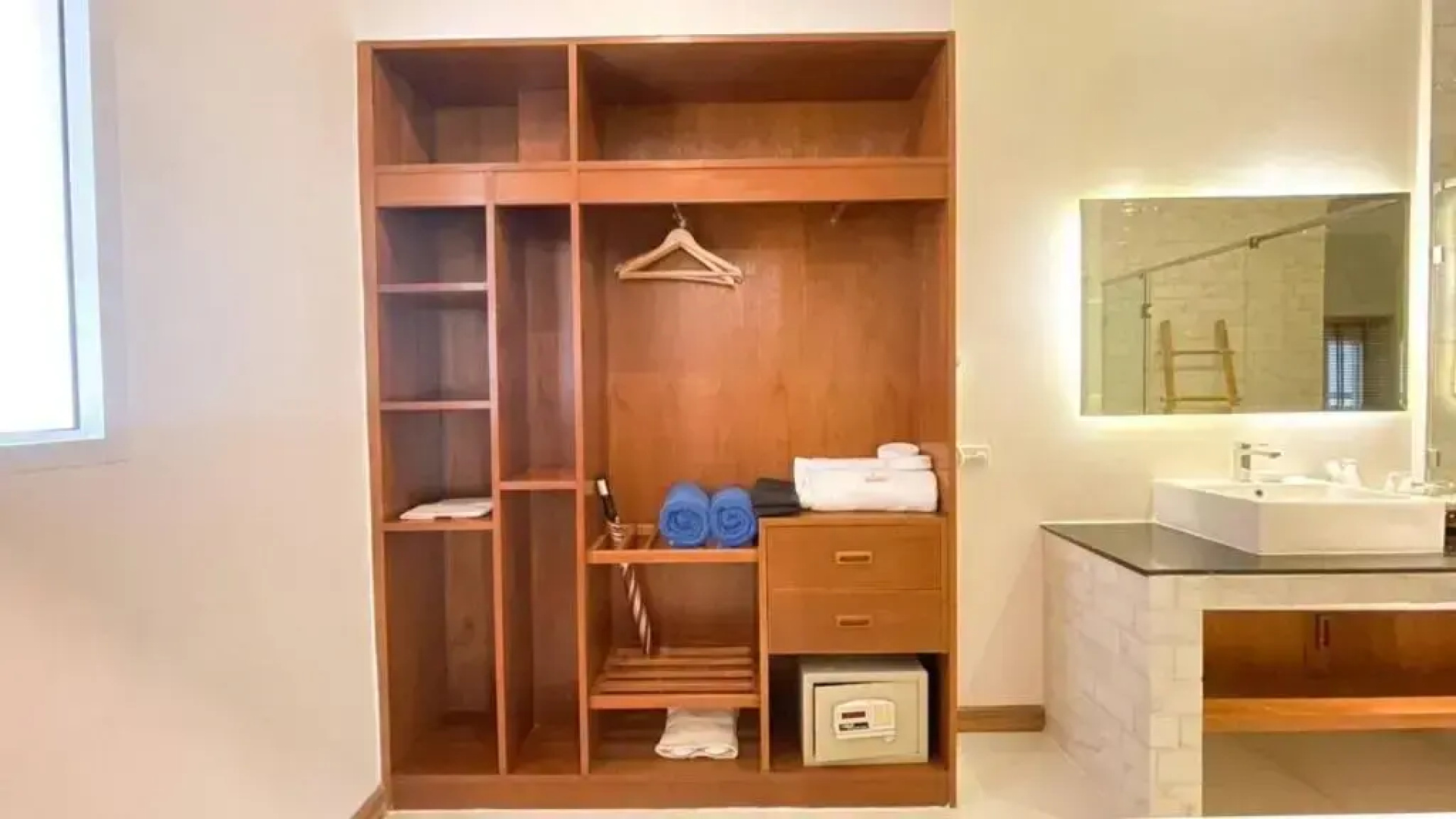Отель Aura Samui Best Beach Hotel