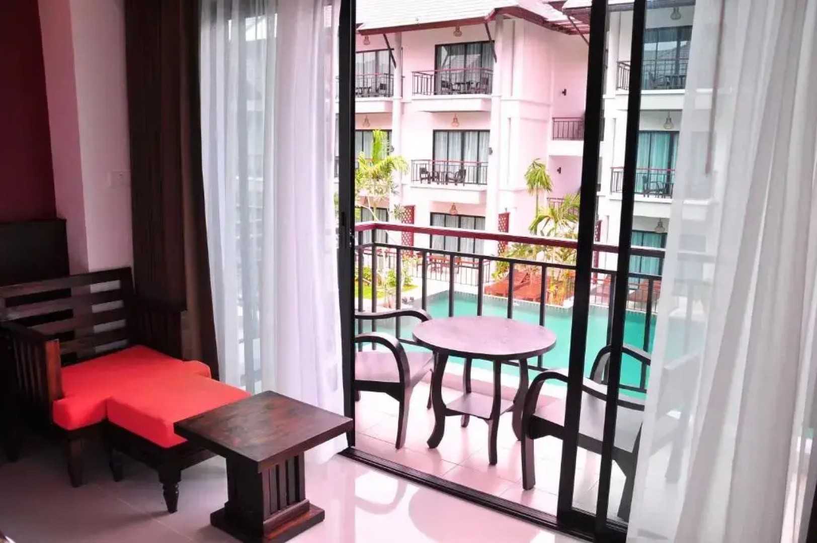 Курорт Navatara Phuket Resort
