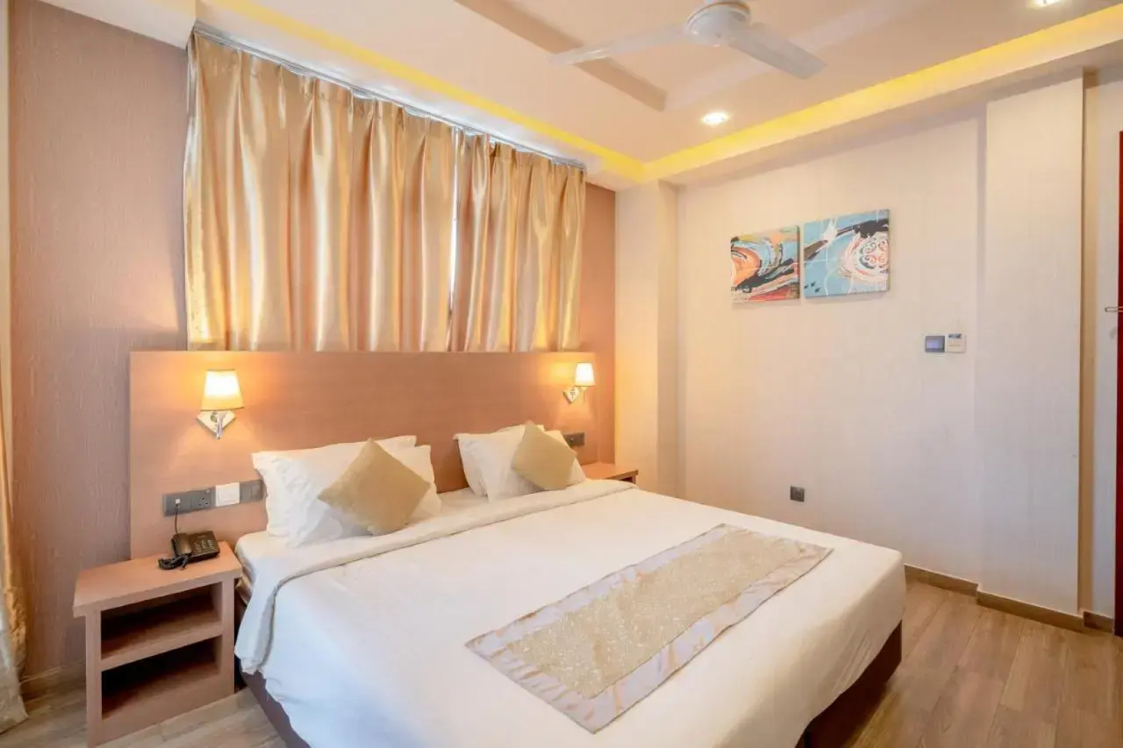 Отель Three Inn