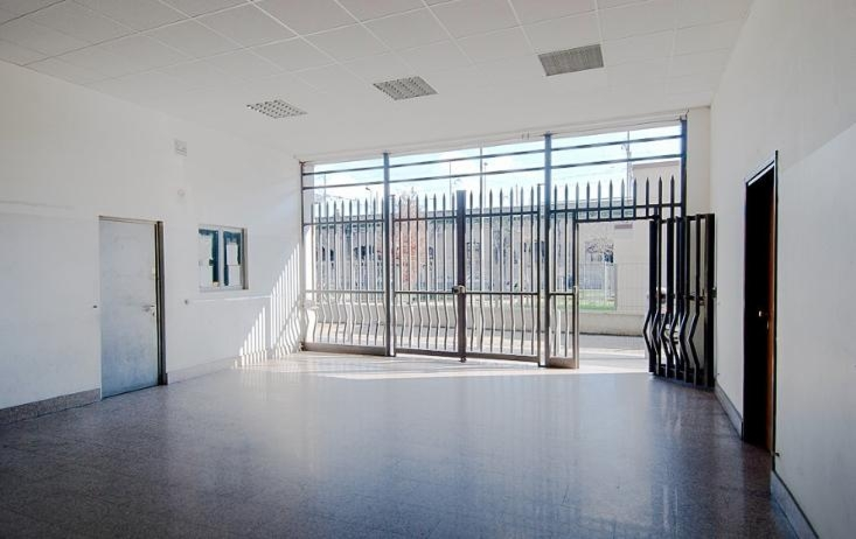 Via Sammartini - 3492 - Milan - HLD 37552