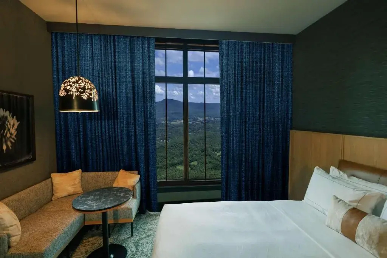 Cloudland At McLemore Resort Lookout Mountain, Curio by Hilton