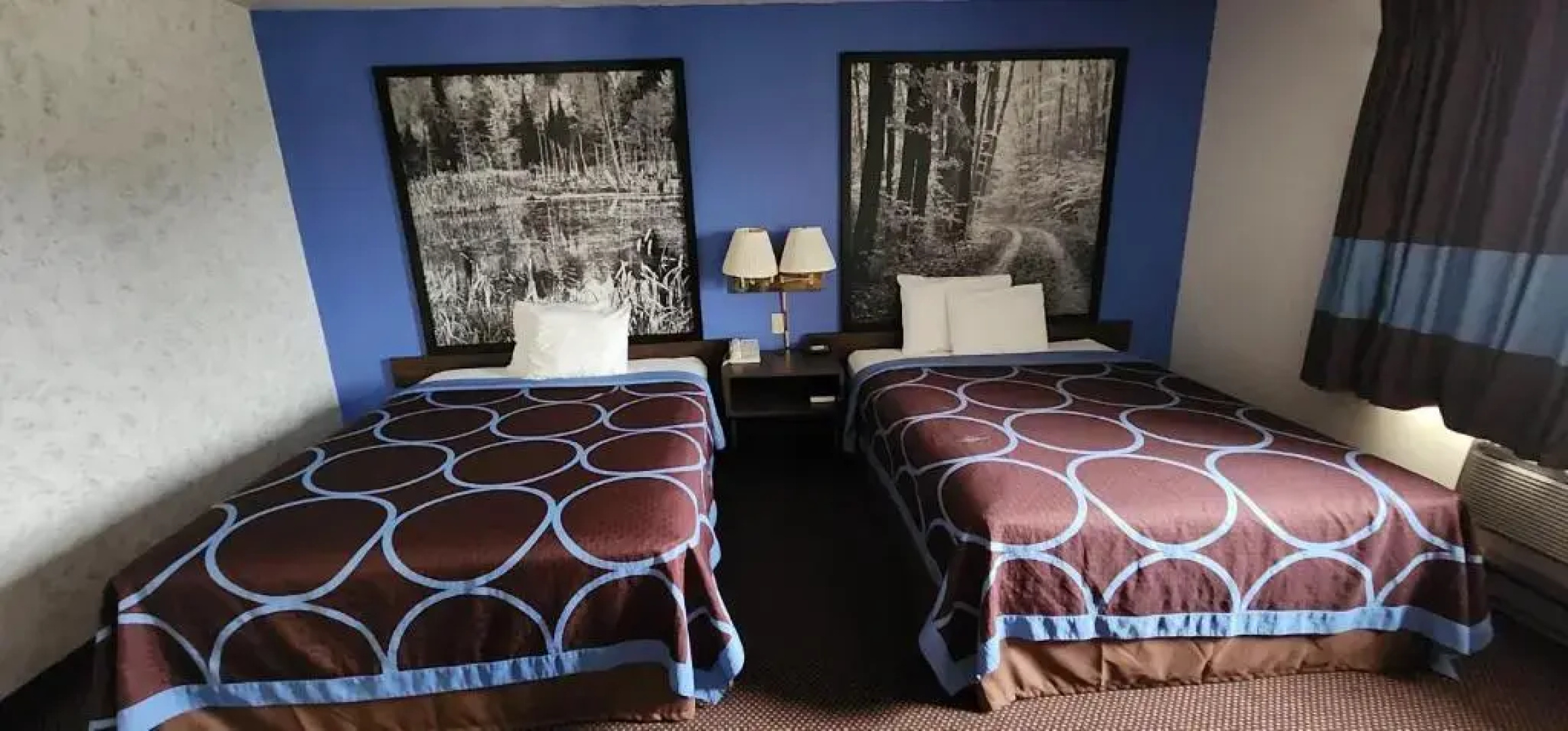 Hotel Iron Mountain Inn & Suites