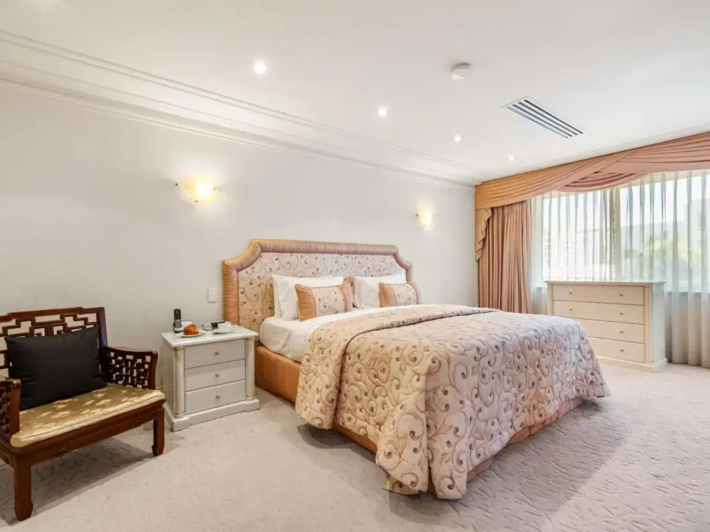 The Peninsula Riverside Serviced Apartments