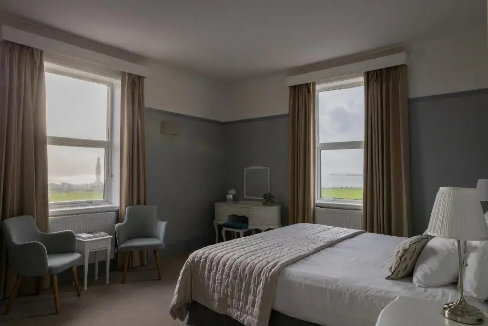 The Queens Hotel