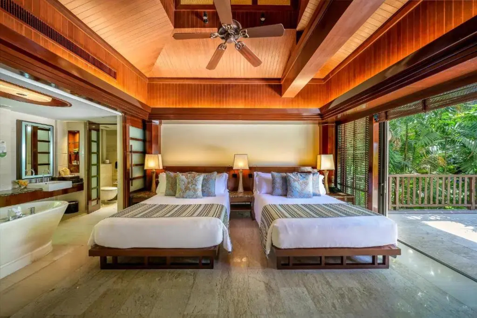 Отель Centara Grand Beach Resort and Villas Krabi