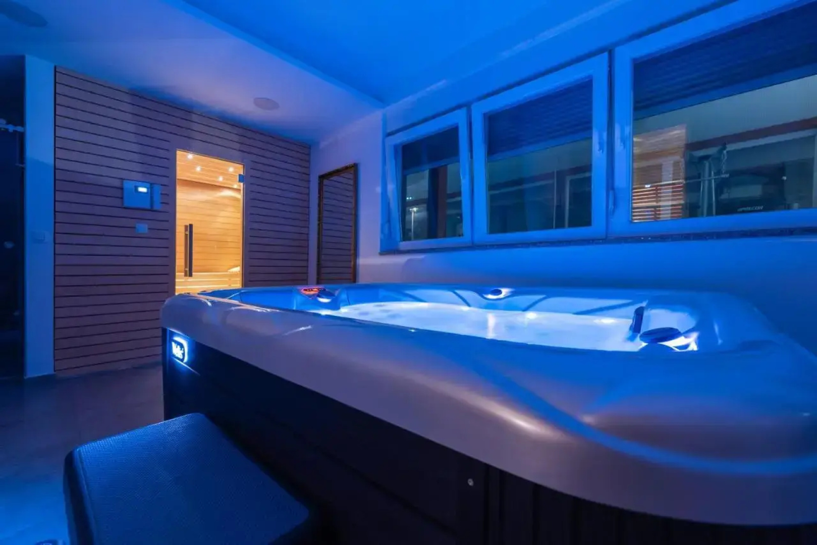 Aparthotel Plat